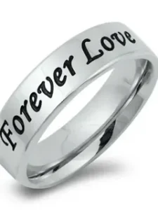 Кольцо с надписью на заказ: уникальный символ любви и индивидуальности